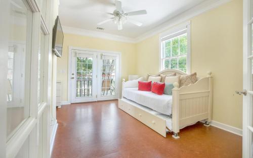 Mandy's Veranda By Lucky Savannah