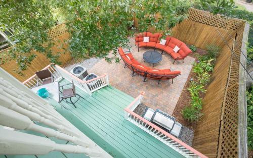 Mandy's Veranda By Lucky Savannah