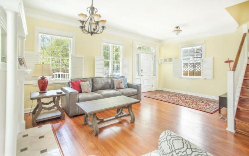 Mandy's Veranda By Lucky Savannah