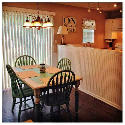 Clean And Cozy Savannah House Near Tybee Beaches!