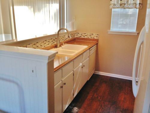 Clean And Cozy Savannah House Near Tybee Beaches!