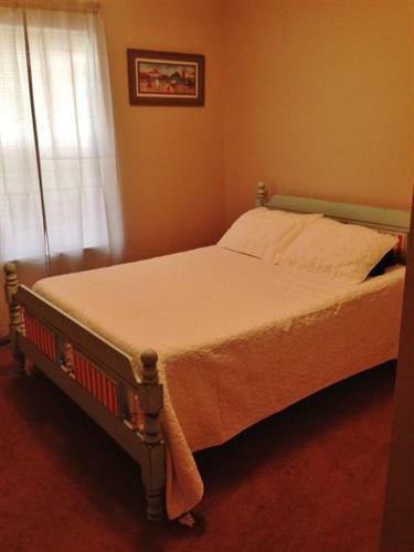 Clean And Cozy Savannah House Near Tybee Beaches!