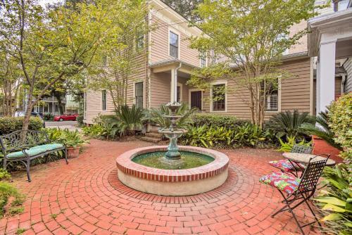 Luxe Victorian Savannah Home Walk To Forsyth Park
