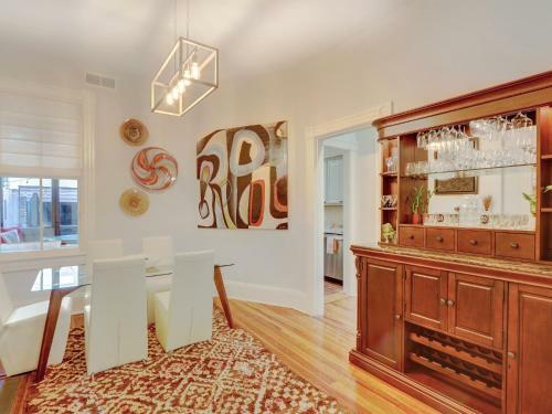Heated Pool Access Flex Cancelation Posh And Luxurious Historic Savannah Vacation Home