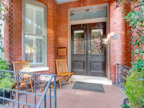 Heated Pool Access Flex Cancelation Posh And Luxurious Historic Savannah Vacation Home