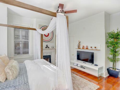 Heated Pool Access Flex Cancelation Posh And Luxurious Historic Savannah Vacation Home