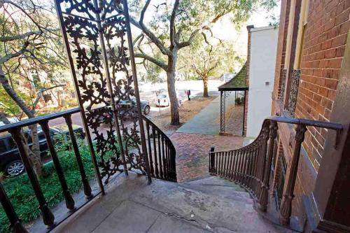 Wilkes Pied-a-terre By Lucky Savannah