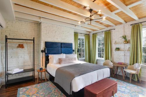 The Present Hotel