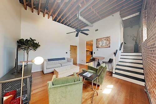 Apartamento Chic Downtown Basecamp - Steps To City Market! Condo