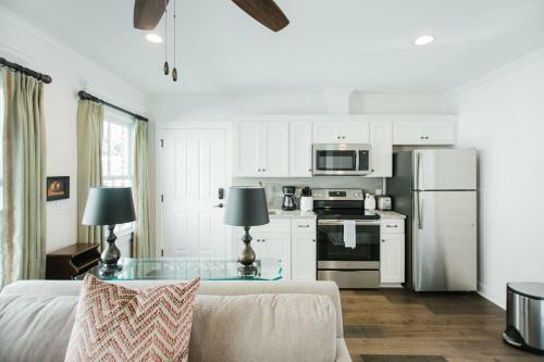 Lady Liberty Carriage House By Lucky Savannah