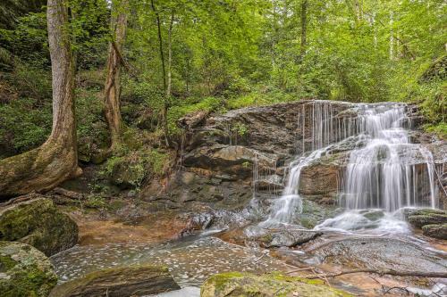 Peaceful Retreat, Short Hike To Waterfall!