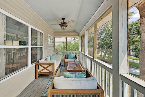 Three Buoys - Private Pool, Walk To Beach! Home