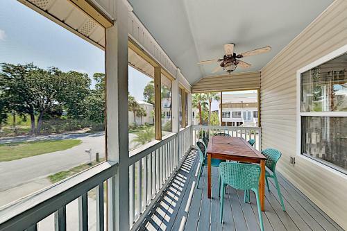 Three Buoys - Private Pool, Walk To Beach! Home