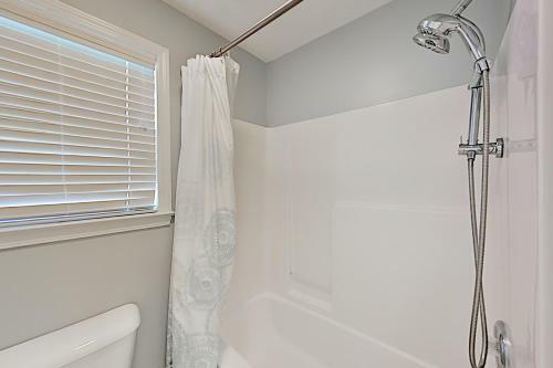 Three Buoys - Private Pool, Walk To Beach! Home