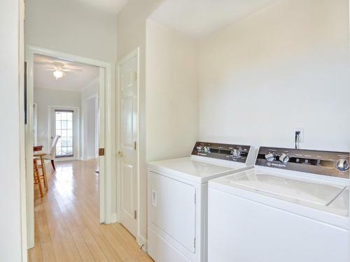 Heated Pool Access Flex Cancelation Gorgeous Sunset Views Over The Water