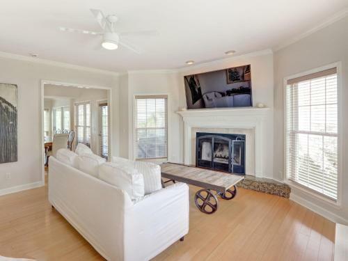 Heated Pool Access Flex Cancelation Gorgeous Sunset Views Over The Water