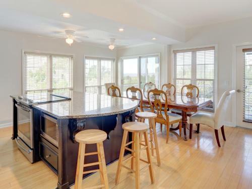 Heated Pool Access Flex Cancelation Gorgeous Sunset Views Over The Water