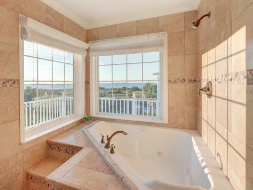 Heated Pool Access Flex Cancelation Gorgeous Sunset Views Over The Water