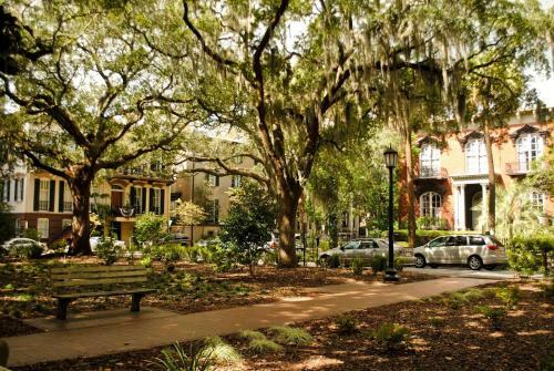 Apartamento 320 West Park Inn -cozy And Comfortable, In Downtown Savannah