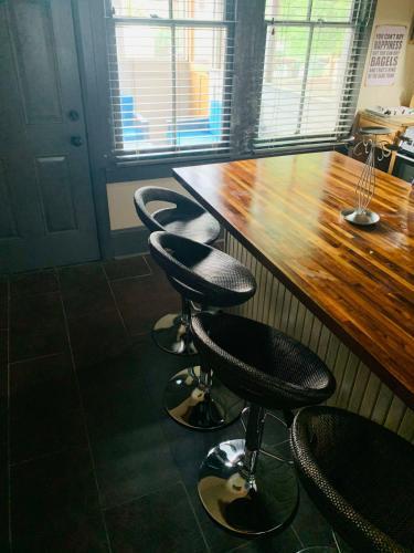 Apartamento 320 West Park Inn -cozy And Comfortable, In Downtown Savannah