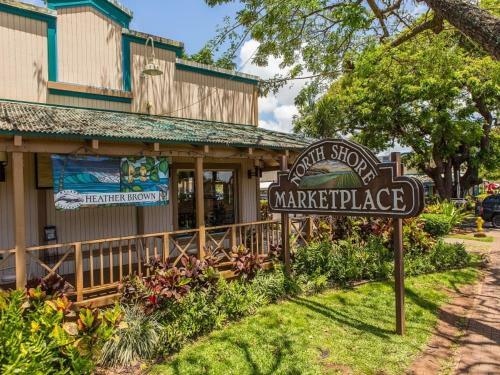 Haleiwa Sunshine Home