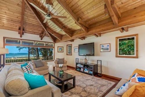 Pinetrees Beach Villa Home
