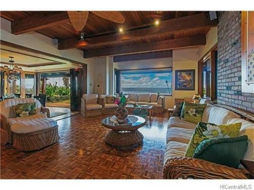 Blue Mahina At Sunset Beach Home