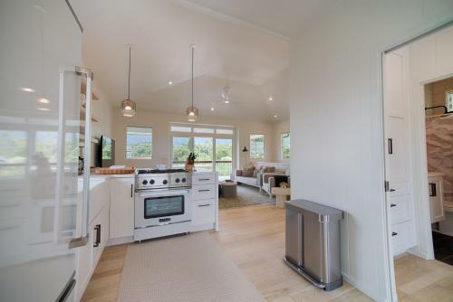 Hanalei Beachfront Cottage Home