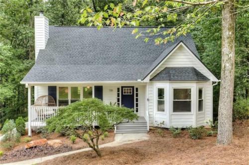 Bright And Beautiful 3 Bedroom Woodstock Charmer