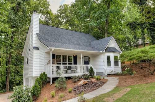 Bright And Beautiful 3 Bedroom Woodstock Charmer