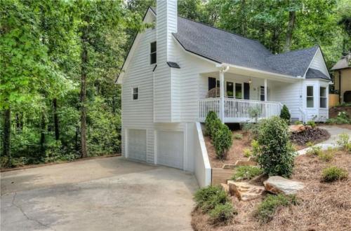 Bright And Beautiful 3 Bedroom Woodstock Charmer