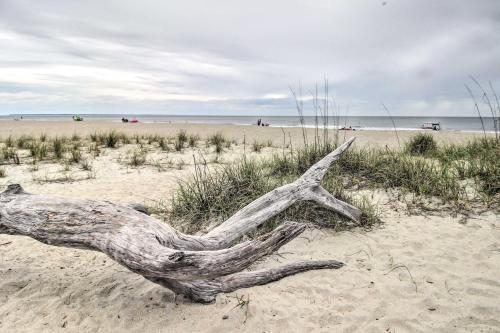 Ideally Located Beach House On Tybee Island!
