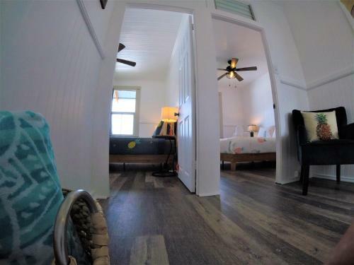 New - Pineapple Loft - Entire House Downtown Hilo