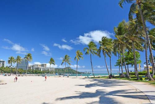 Chateau Waikiki #1014