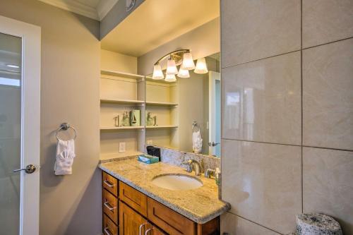 Resort Condo With Views, 1 Block To Beach And Zoo!