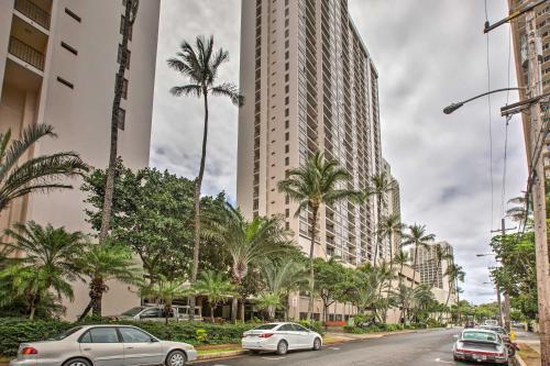 Resort Condo With Views, 1 Block To Beach And Zoo!