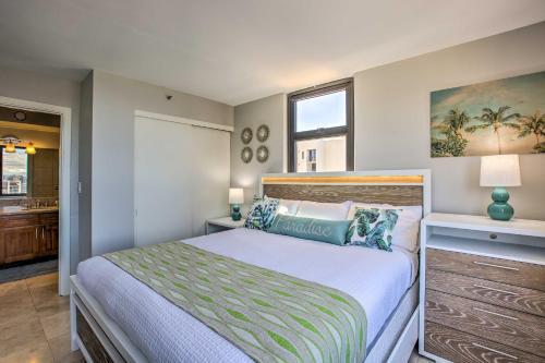 Resort Condo With Views, 1 Block To Beach And Zoo!
