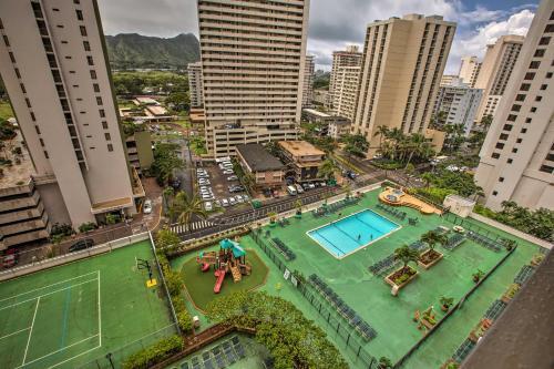 Resort Condo With Views, 1 Block To Beach And Zoo!