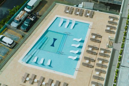 Ilikai Hotel (ia04)