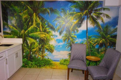 Apartamento 210 Tropics!! In Paradise! Block From Beach!!