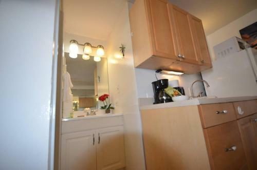 Apartamento Kuhio Village 907a Queen Studio Kitchenette
