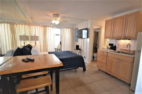 Apartamento Kuhio Village 907a Queen Studio Kitchenette