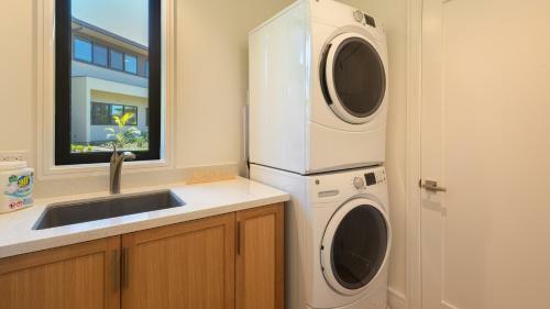 Maui Westside Presents - Luana Garden Villa 8b