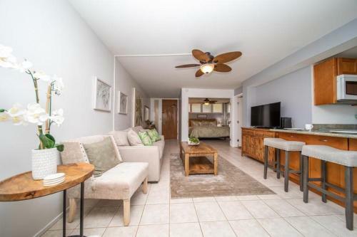 Hale Ono Loa 102