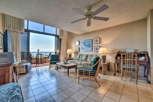 Lahaina Condo W/patio, Pool Access &ocean View