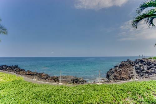 Luxurious 3 Br / 2 Ba Direct Oceanfront Condo
