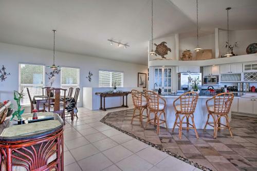 Custom-built Kona Coast Home - Mins To Magic Sands
