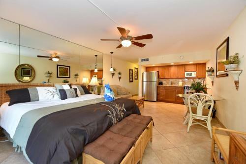 Royal Kahana 104