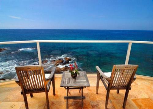 Hale Honu - Spectacular Oceanfront Home W/ Central A/c Wading Pool & Hottub