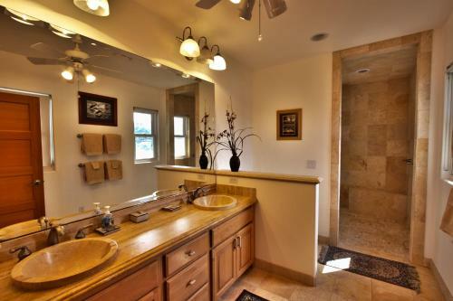 Hale Honu - Spectacular Oceanfront Home W/ Central A/c Wading Pool & Hottub